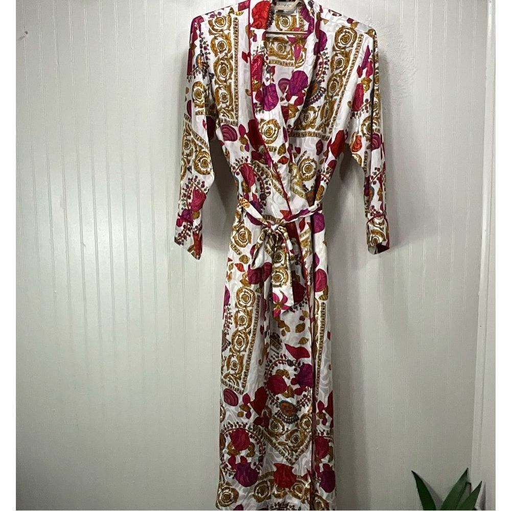 VINTAGE MARY MCFADDEN Satin wrap robe